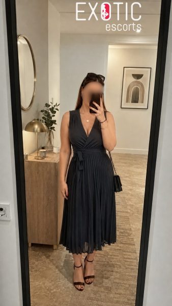 Khloé Roy — 12